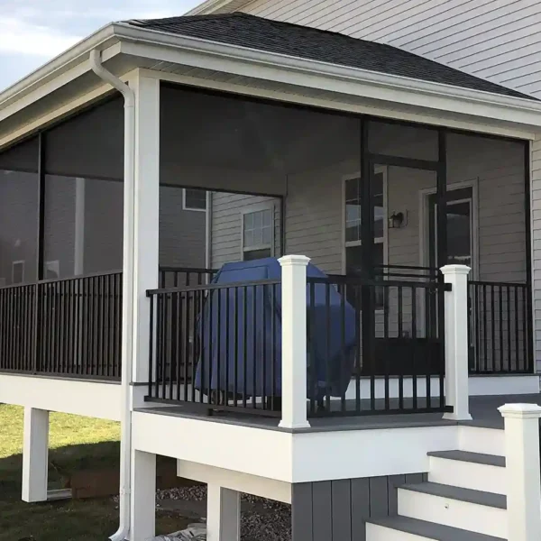 photo of screened porch built by professional porch builders in chicago suburbs