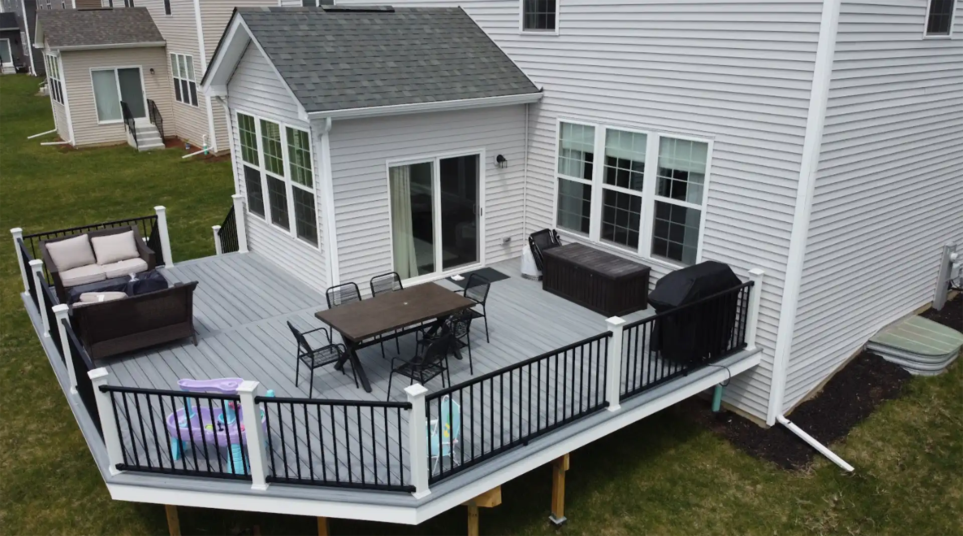 photo of a four-season room on a custom deck