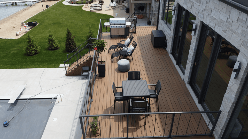 elevated trex deck with cable railings