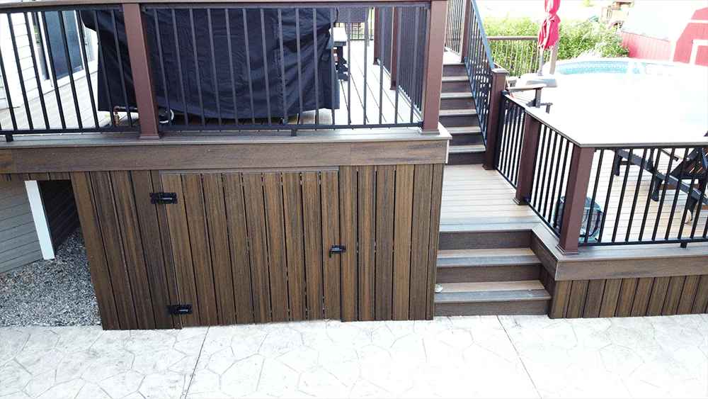 deck and stairs railing